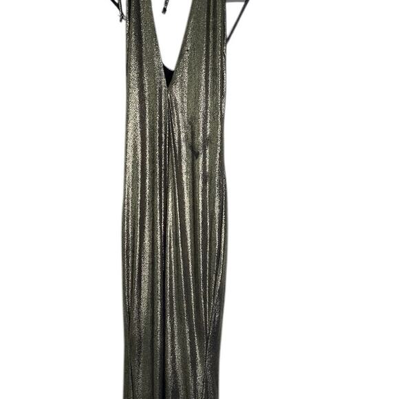 Michael Costello x REVOLVE Zephyr Metallic Halter Gown Evening XXS *DAMAGED* - Picture 4 of 10